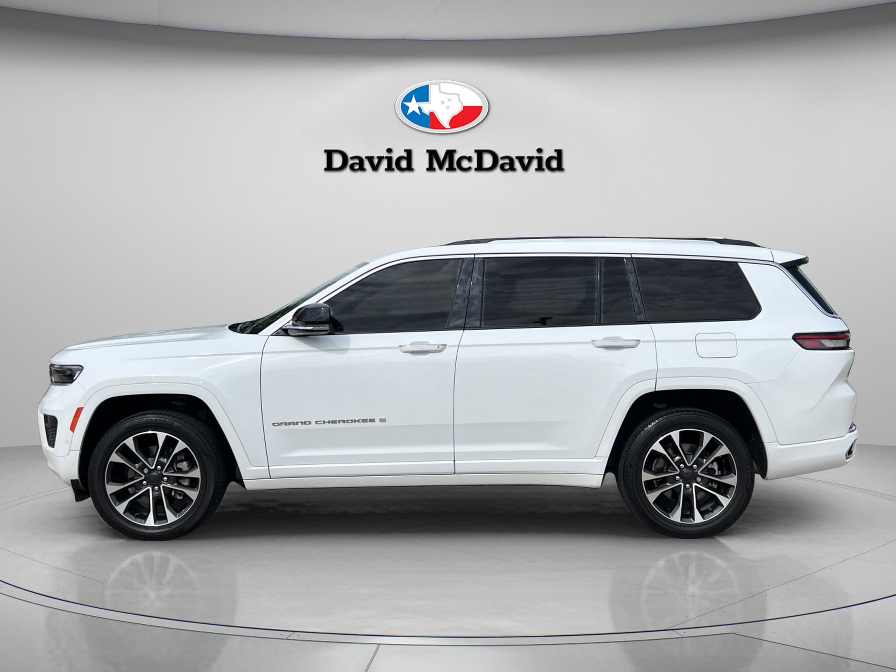 Used 2021 Jeep Grand Cherokee L Overland w/ Luxury Tech Group IV image 4