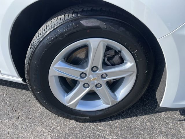 Used 2024 Chevrolet Malibu LS image 11