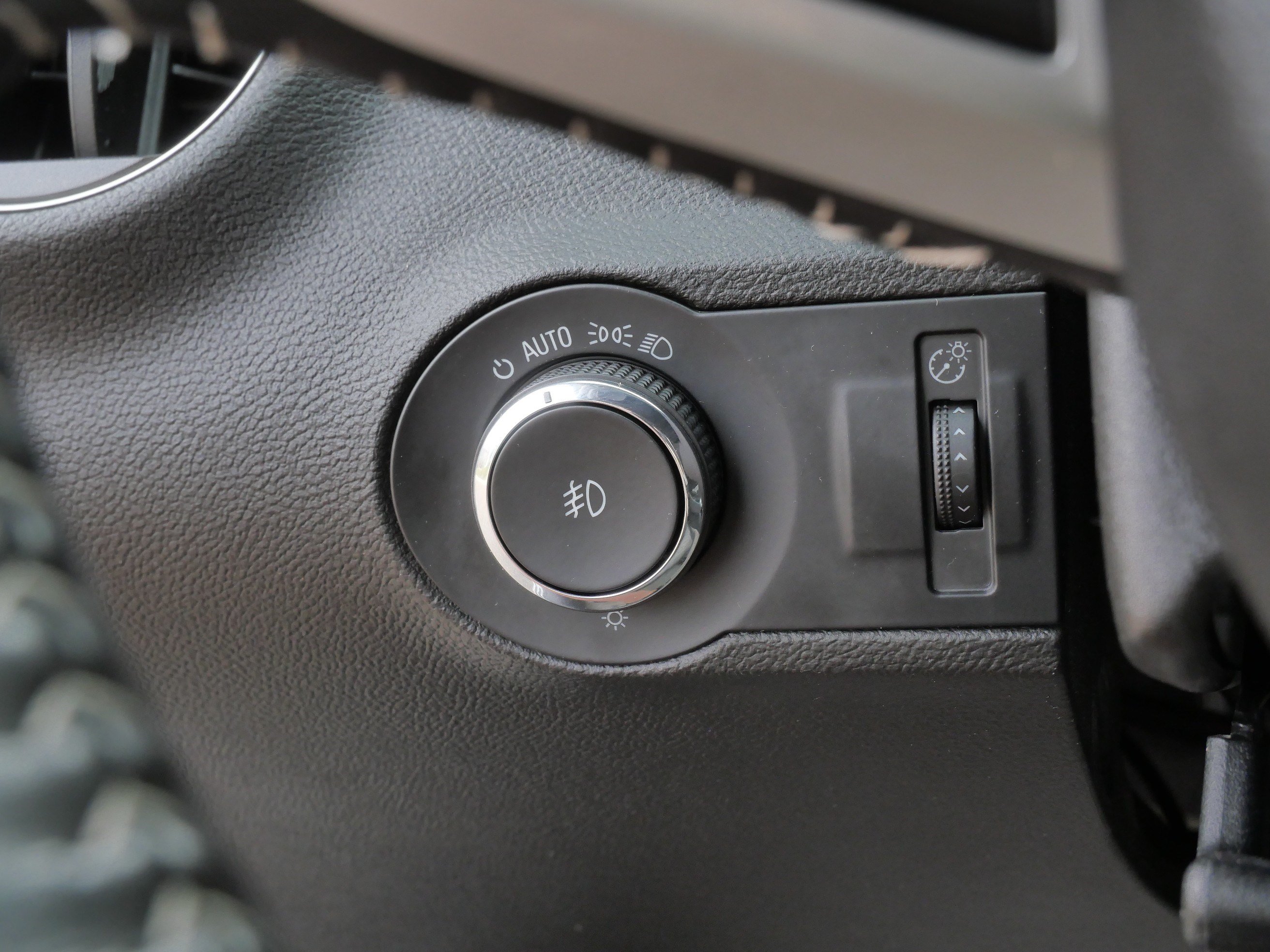 Used 2011 Chevrolet Camaro LT RWD image 28