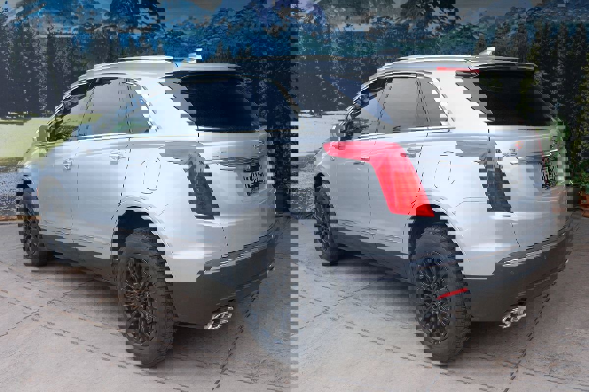 Used 2019 Cadillac XT5 FWD image 4