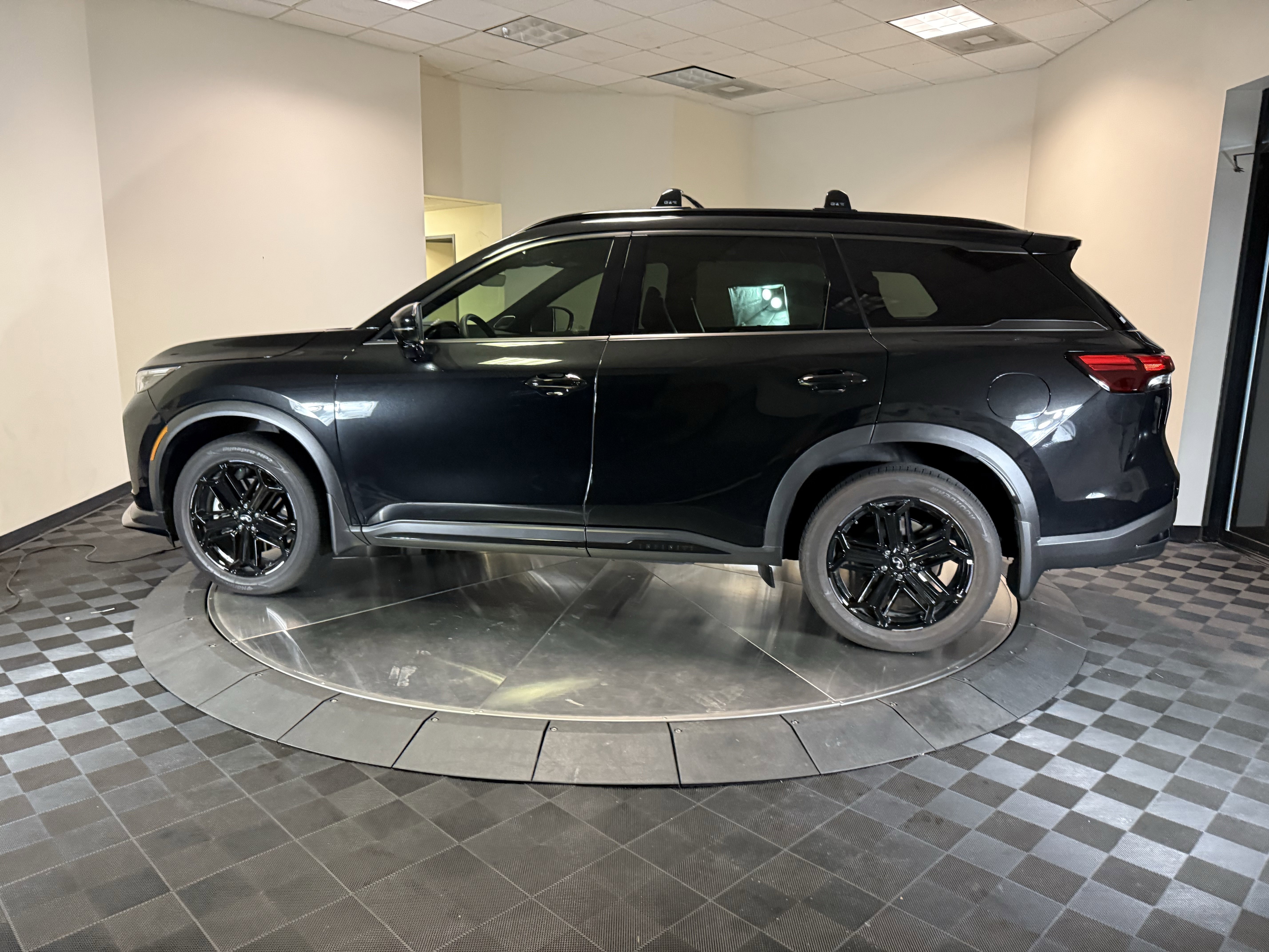 Certified 2026 INFINITI QX60 Sport w/ Dark Cargo Package AWD/4WD image 5