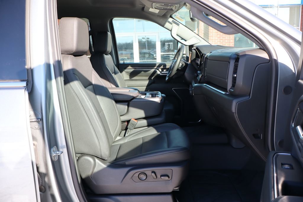 Used 2024 Chevrolet Silverado 3500 LTZ image 49