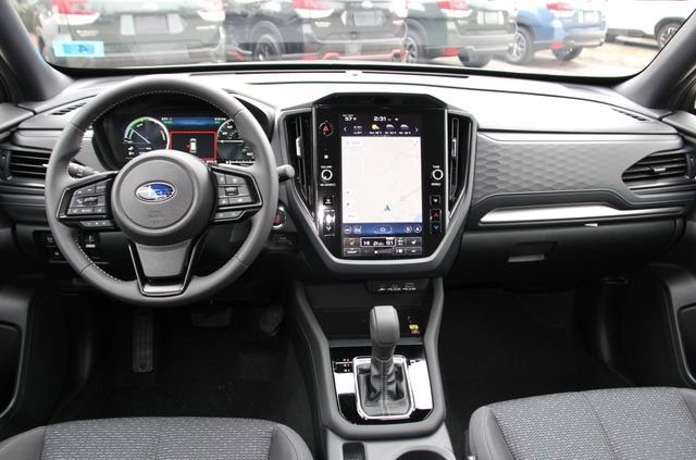 Used 2025 Subaru Forester Premium AWD/4WD image 32