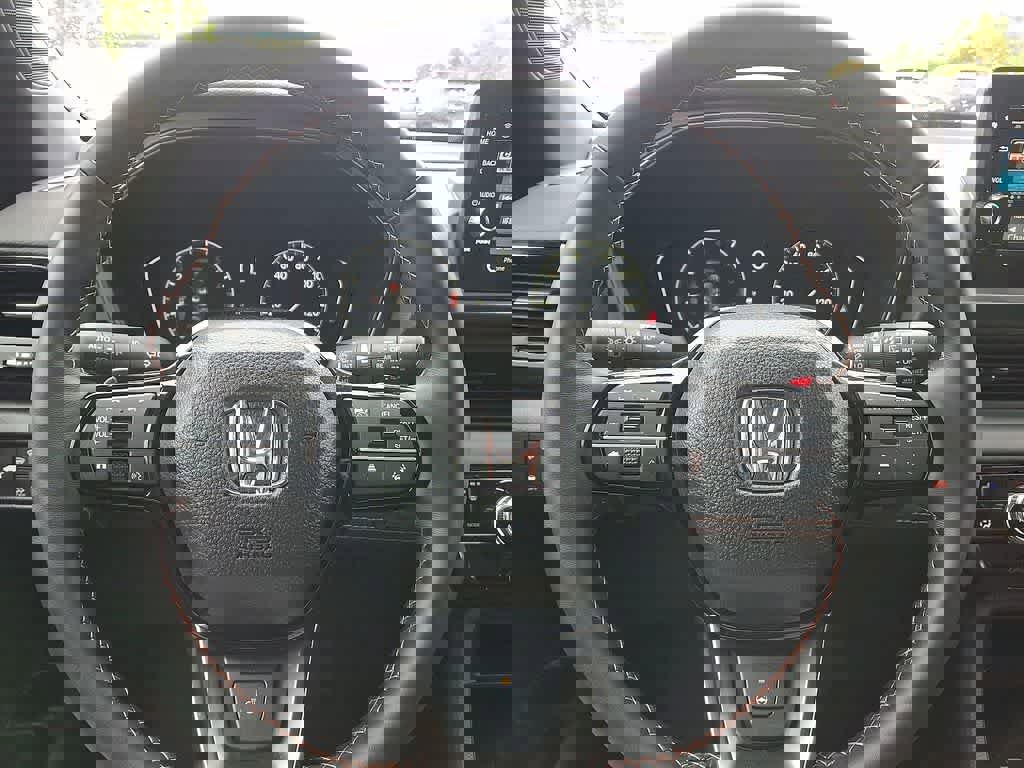 Certified 2025 Honda Pilot TrailSport image 16