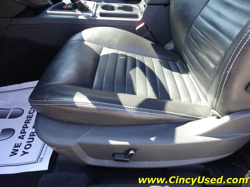 Used 2010 Dodge Challenger R/T RWD image 27