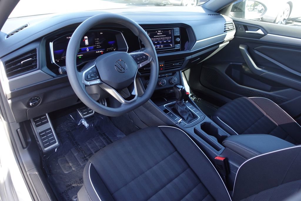 Used 2023 Volkswagen Jetta Sport image 11