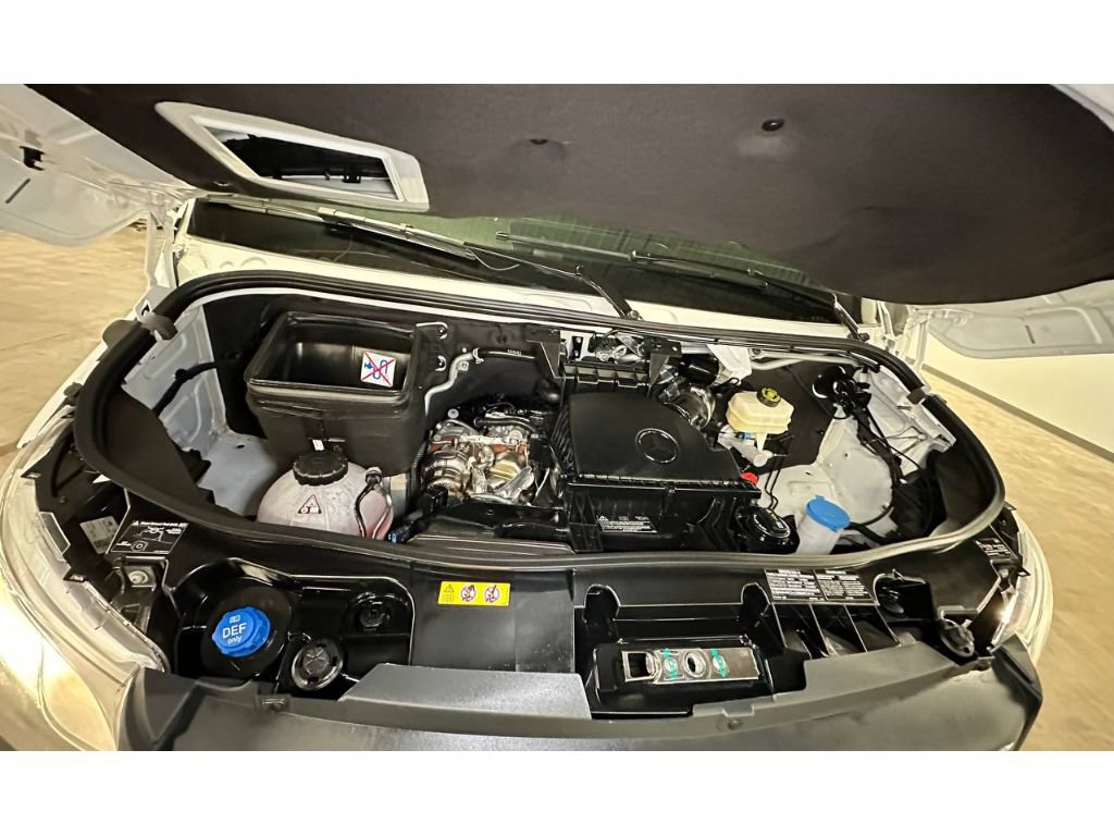 Used 2024 Mercedes-Benz Sprinter 2500 image 5