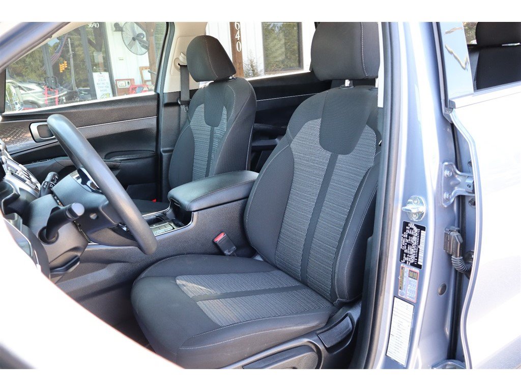Used 2022 Kia Sorento LX FWD image 11