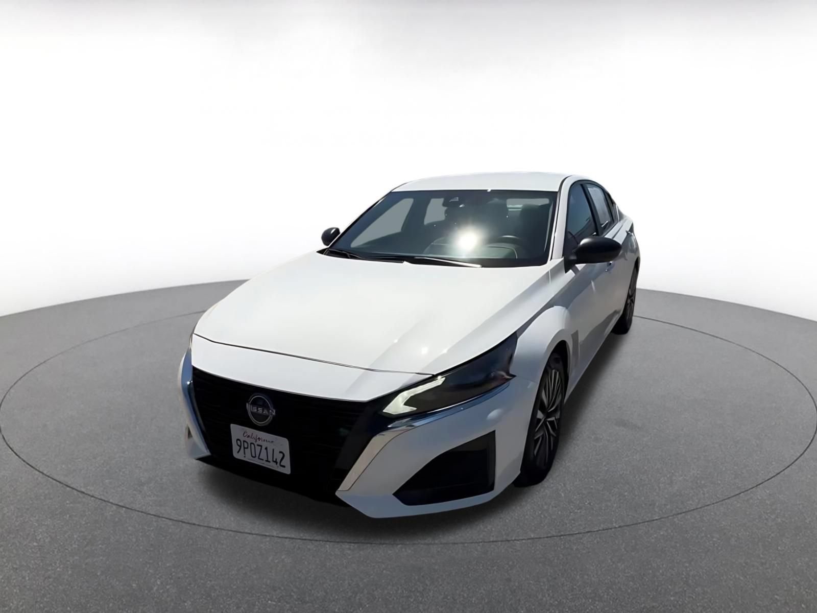 Used 2025 Nissan Altima 2.5 SV FWD image 7