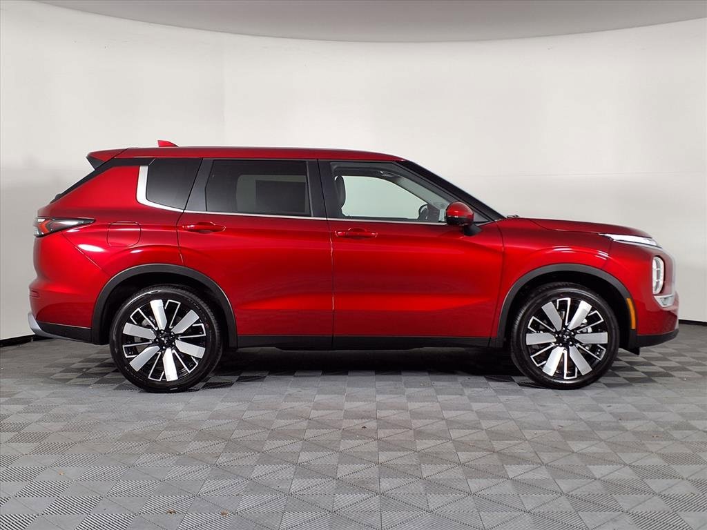New 2025 Mitsubishi Outlander SE image 26