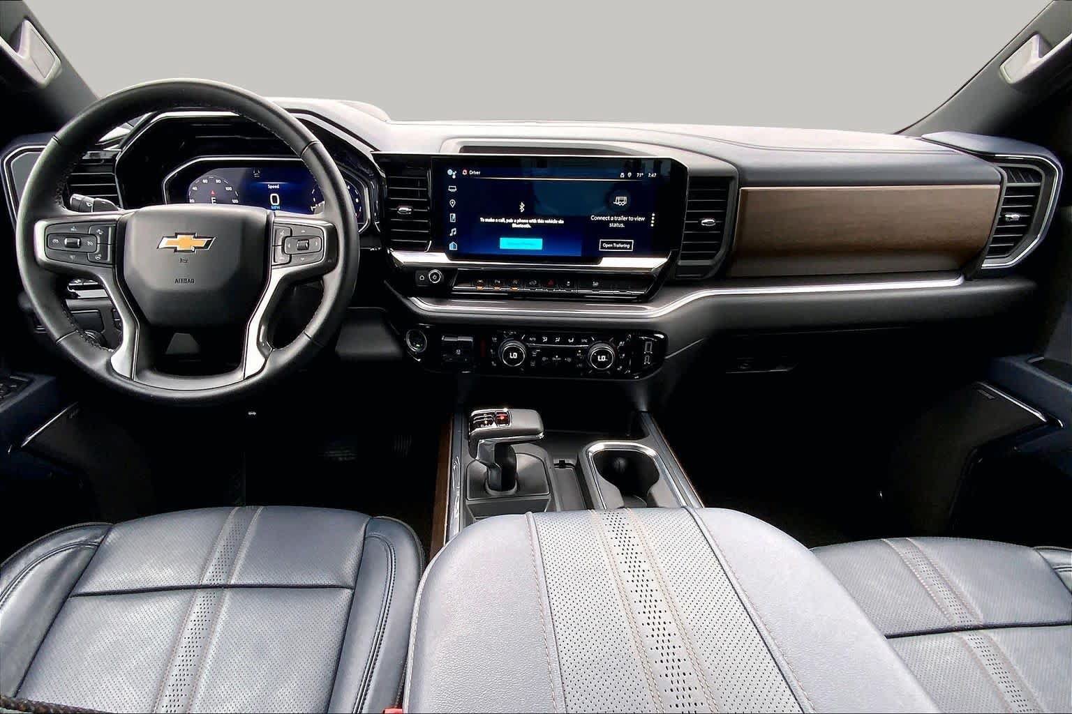 Used 2024 Chevrolet Silverado 1500 High Country w/ Technology Package RWD image 15
