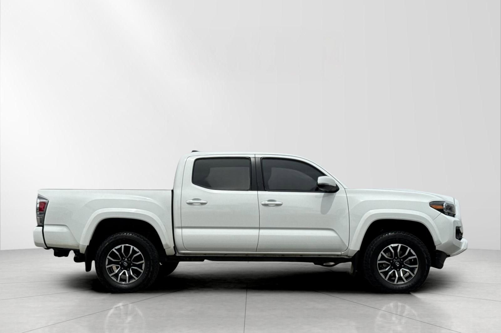 Used 2021 Toyota Tacoma TRD Sport w/ Technology Package image 3