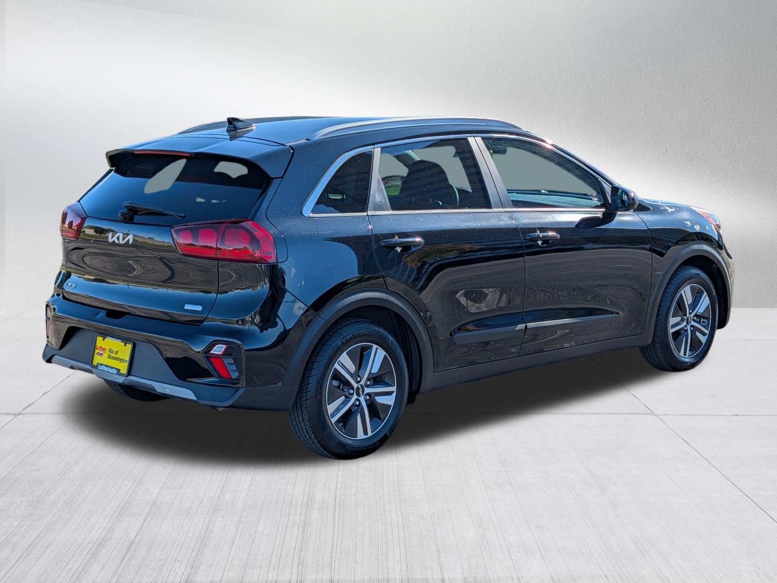 Certified 2022 Kia Niro LXS w/ Digital Cluster Package FWD image 7