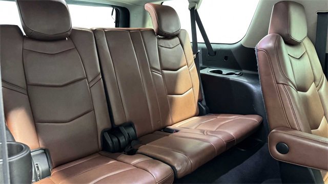 Used 2018 Cadillac Escalade ESV Premium Luxury image 19