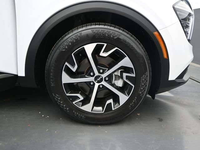 Used 2025 Kia Sportage EX w/ Premium Package FWD image 16