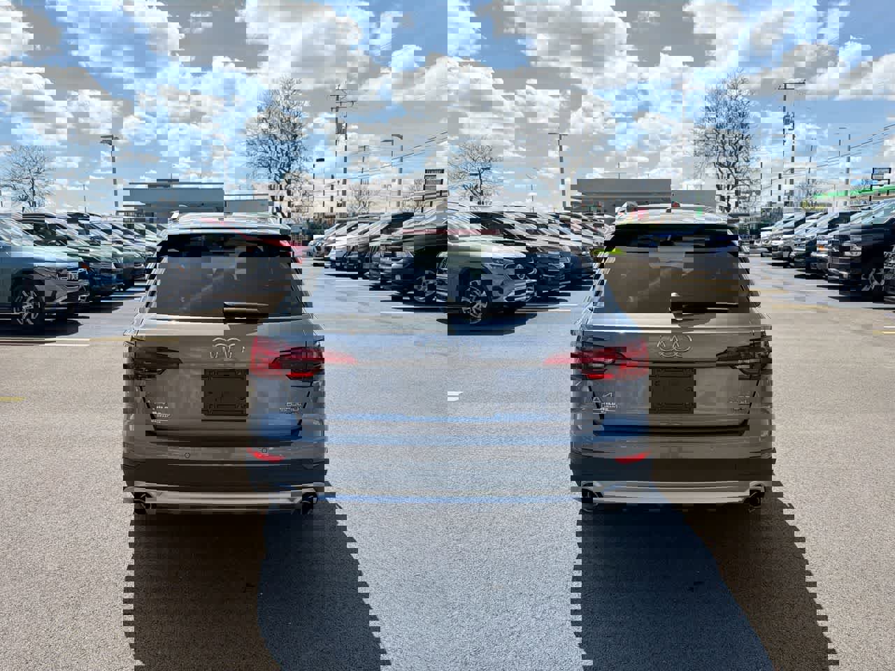 Used 2018 Audi A4 2.0T allroad Premium Plus w/ Premium Plus Package AWD/4WD image 12