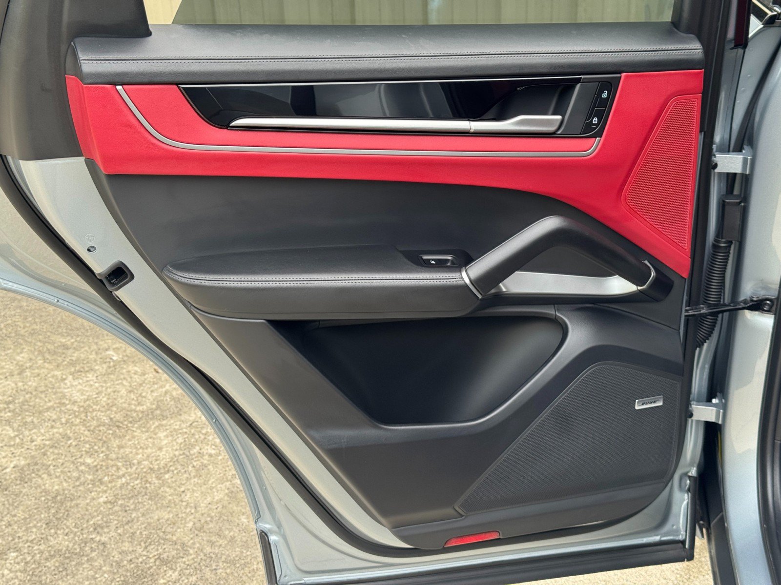 Used 2025 Porsche Cayenne S AWD/4WD image 48