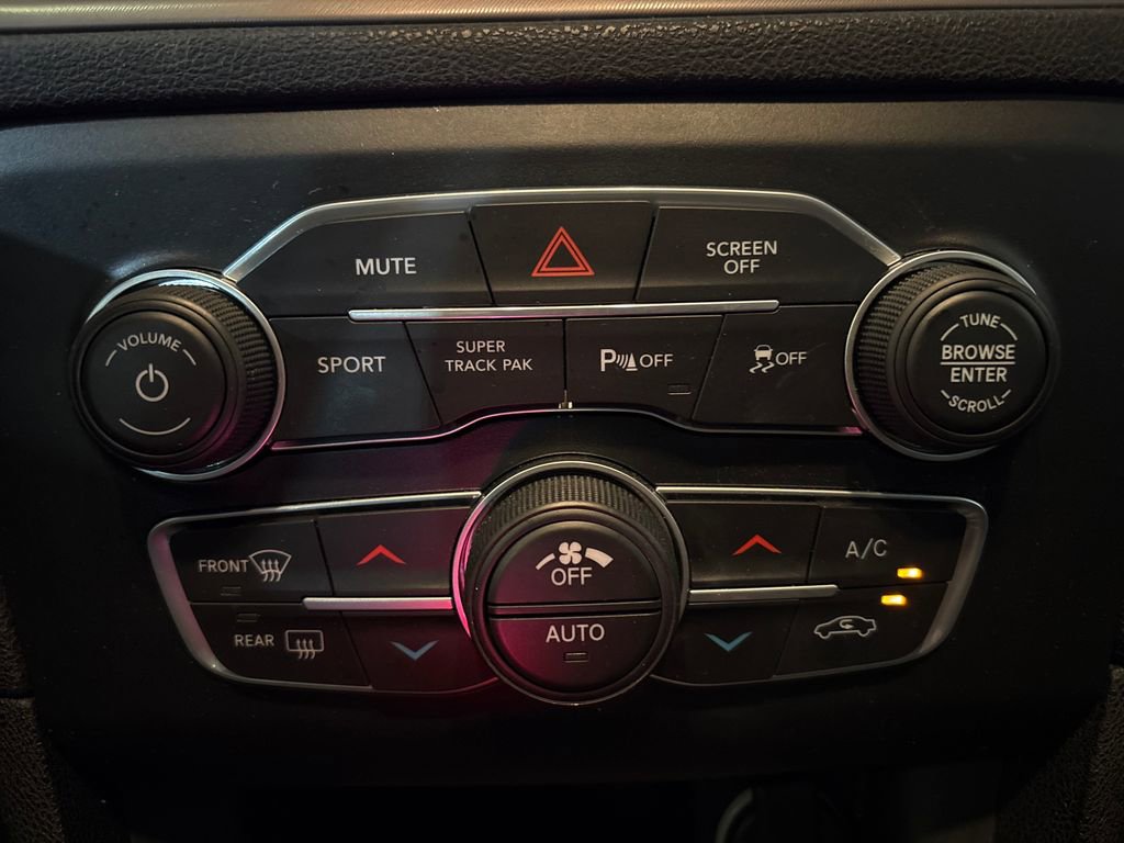 Used 2023 Dodge Charger R/T w/ Blacktop Package image 18