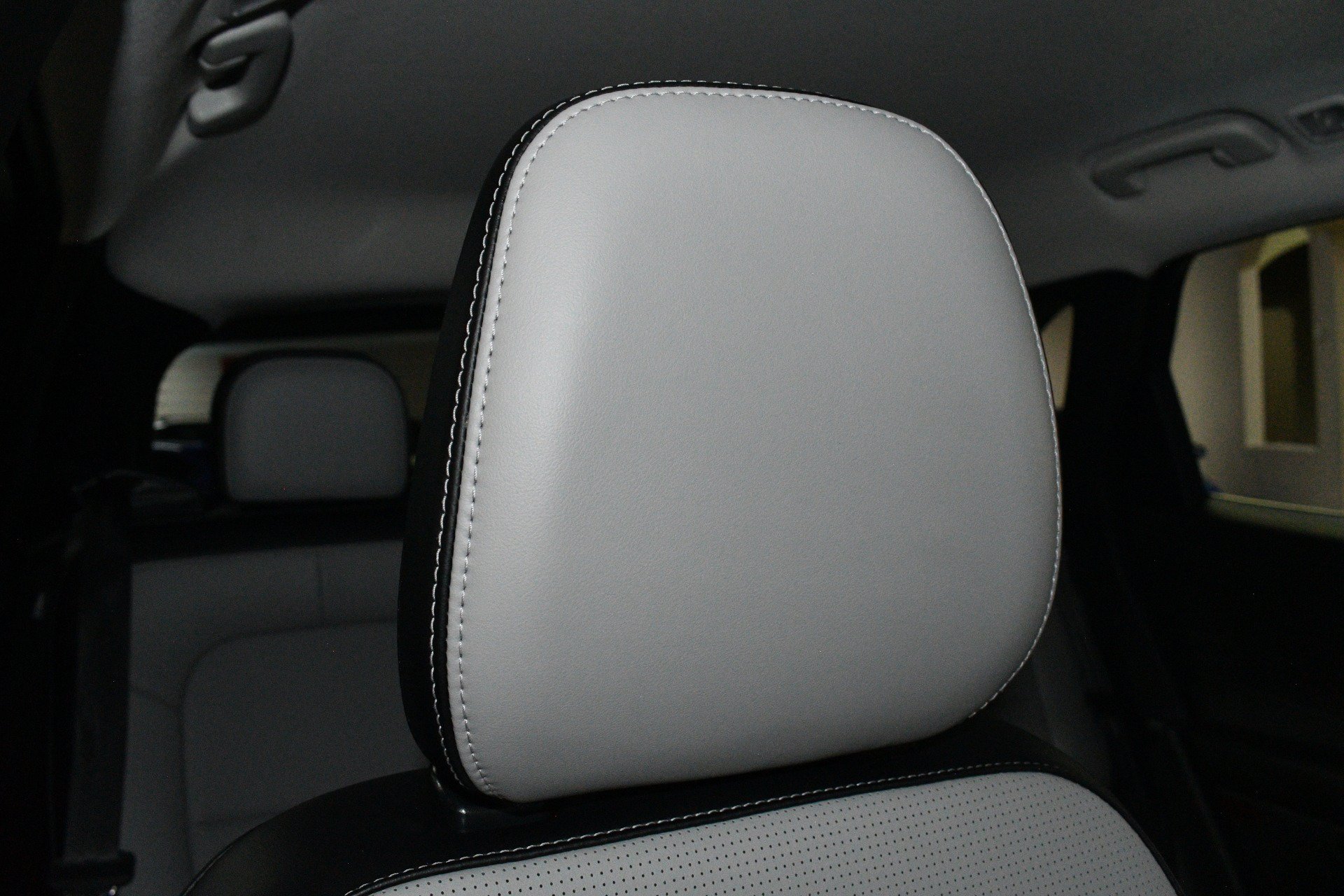 Used 2024 Ford Escape Platinum AWD/4WD image 10