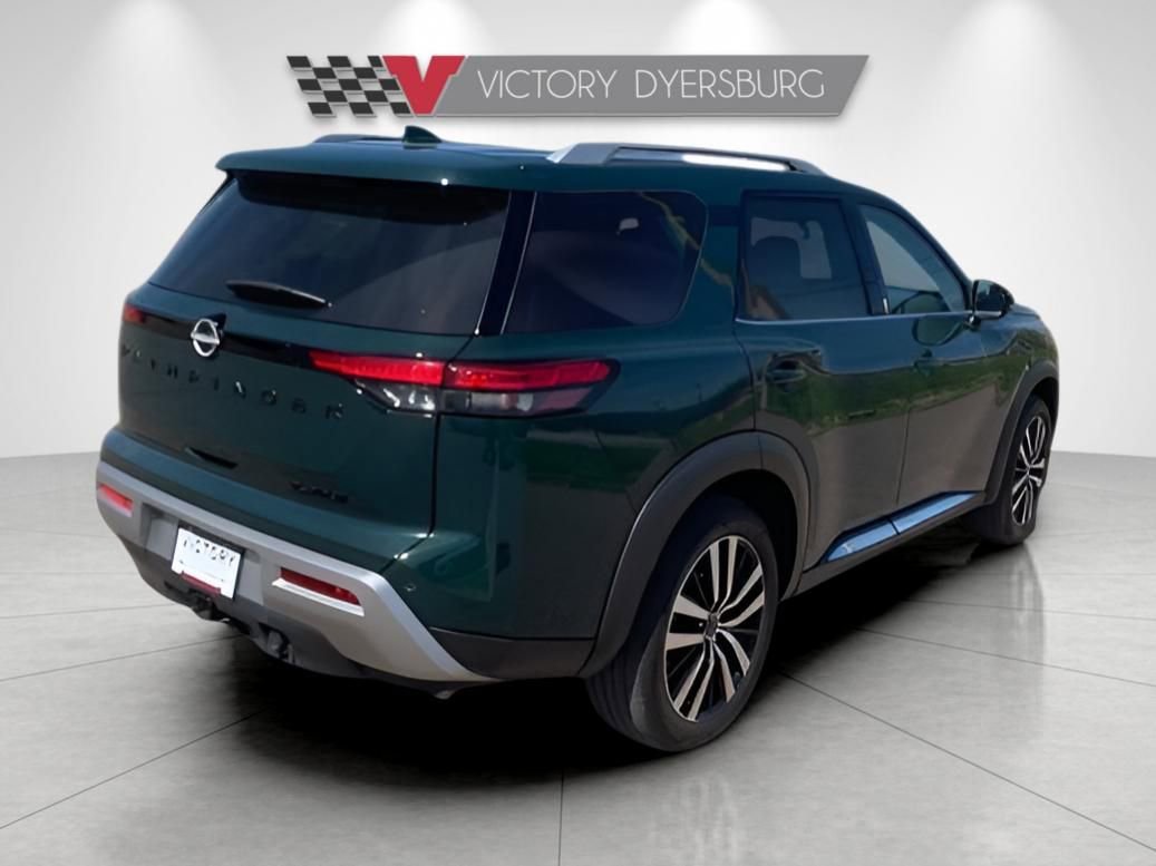 Used 2025 Nissan Pathfinder Platinum w/ Black Appearance Package image 8