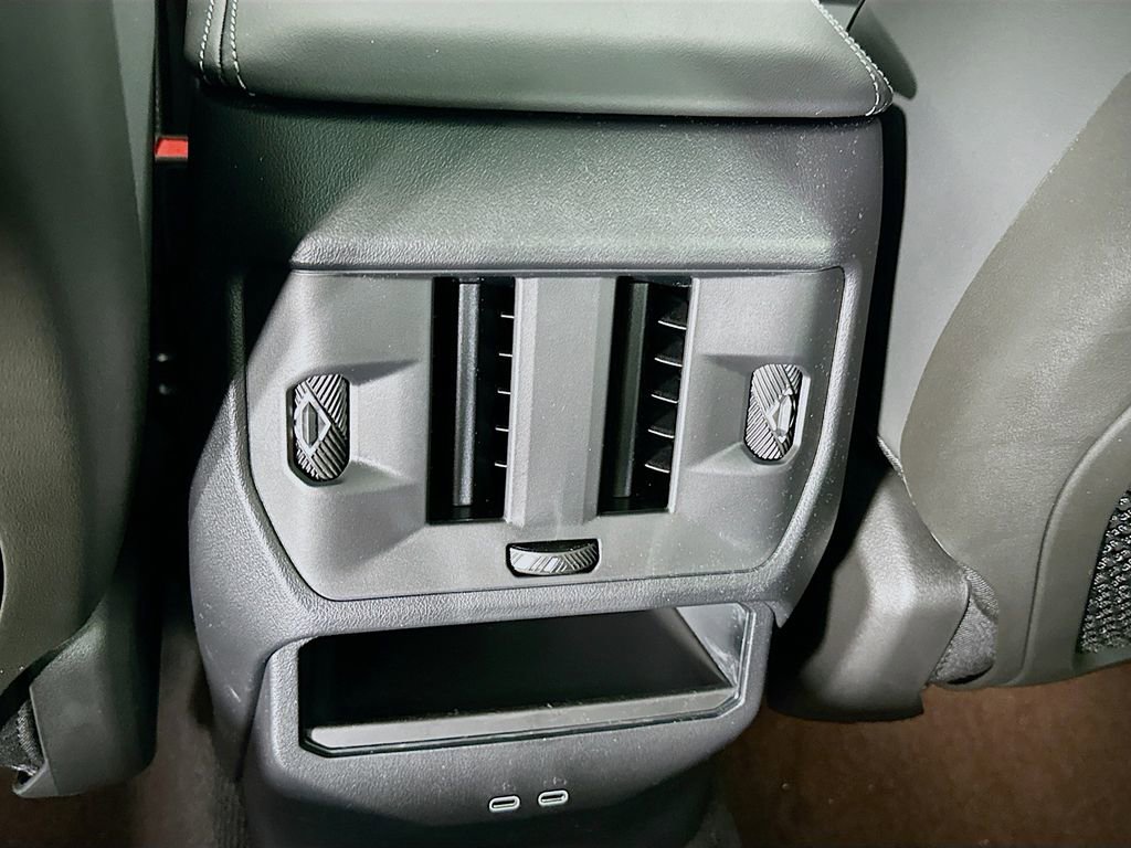 Used 2025 BMW X3 xDrive30i w/ Premium Package image 31