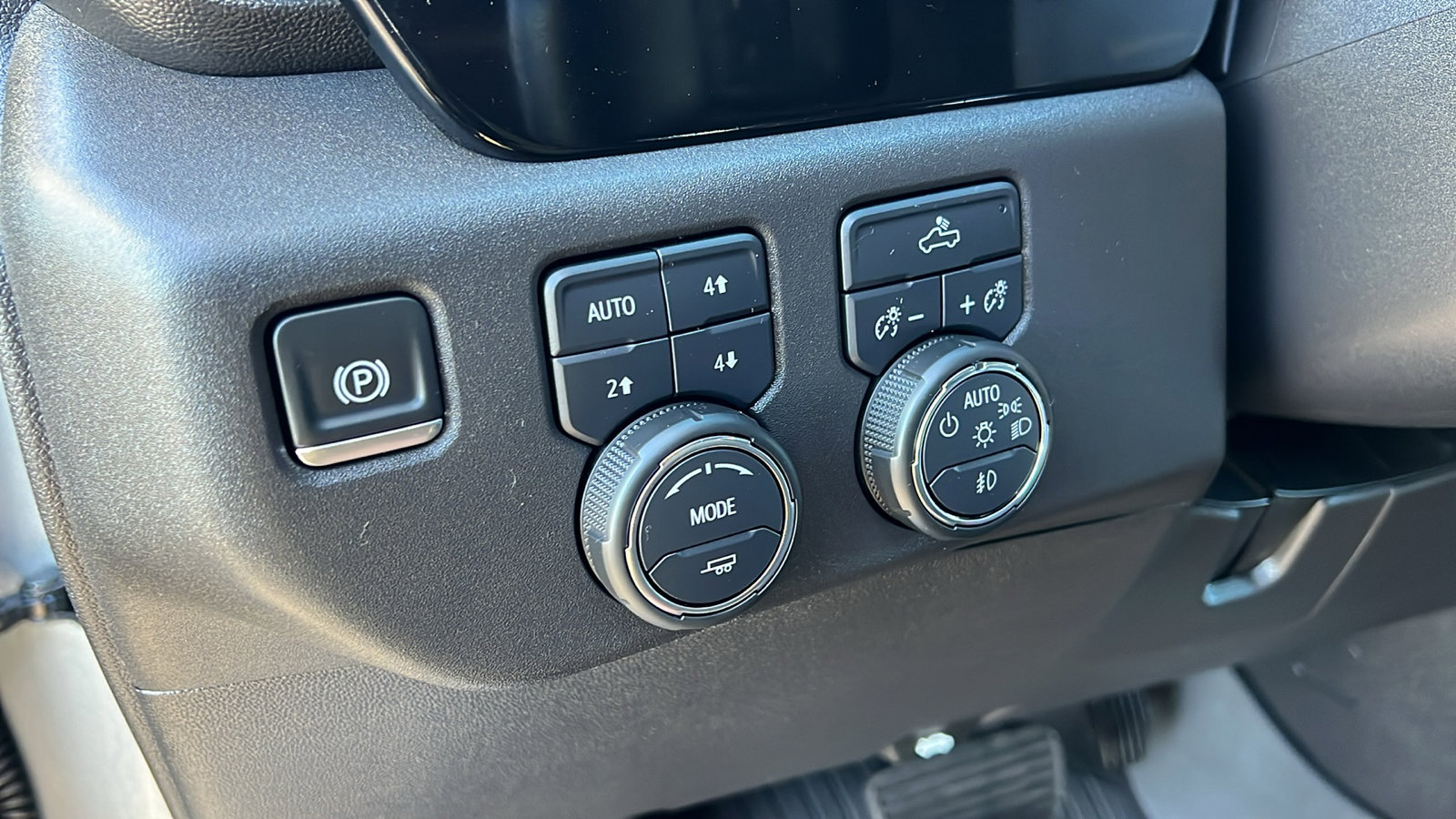 Certified 2025 Chevrolet Silverado 1500 LT Trail Boss w/ Convenience Package II image 30