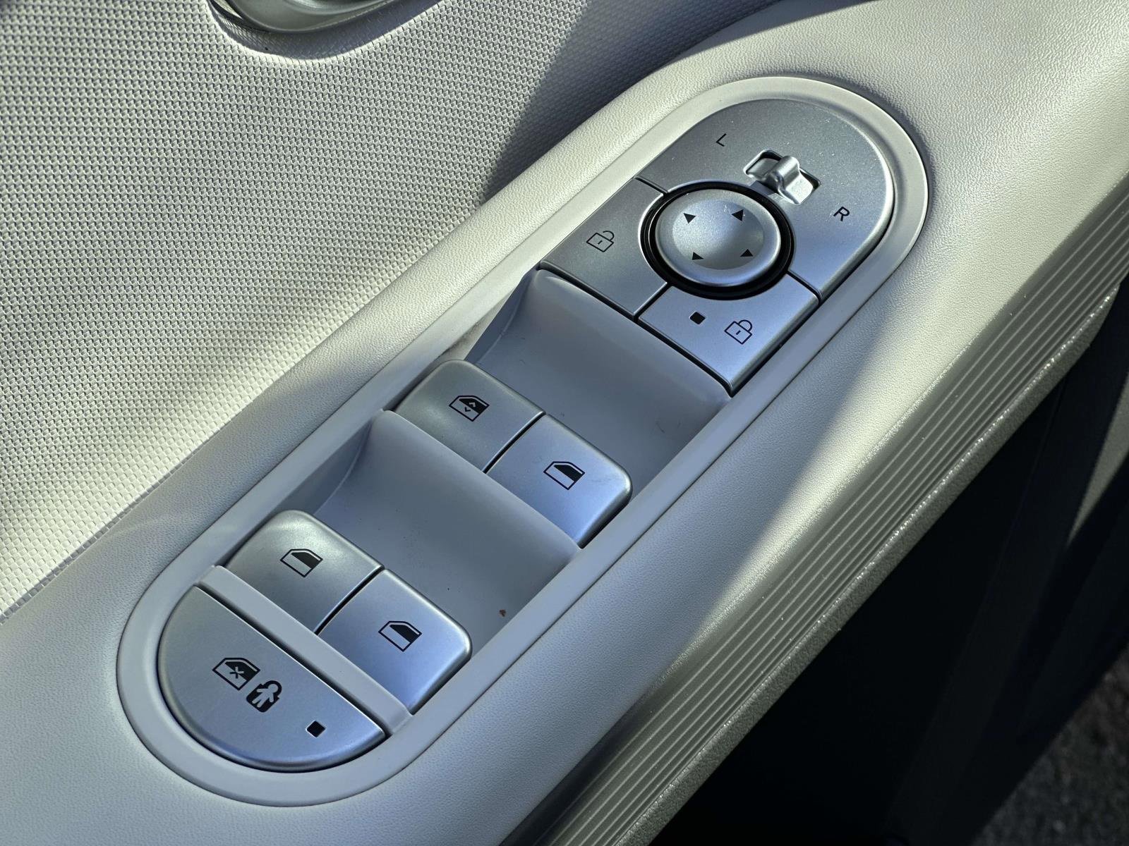 Used 2022 Hyundai Ioniq 5 SE image 21