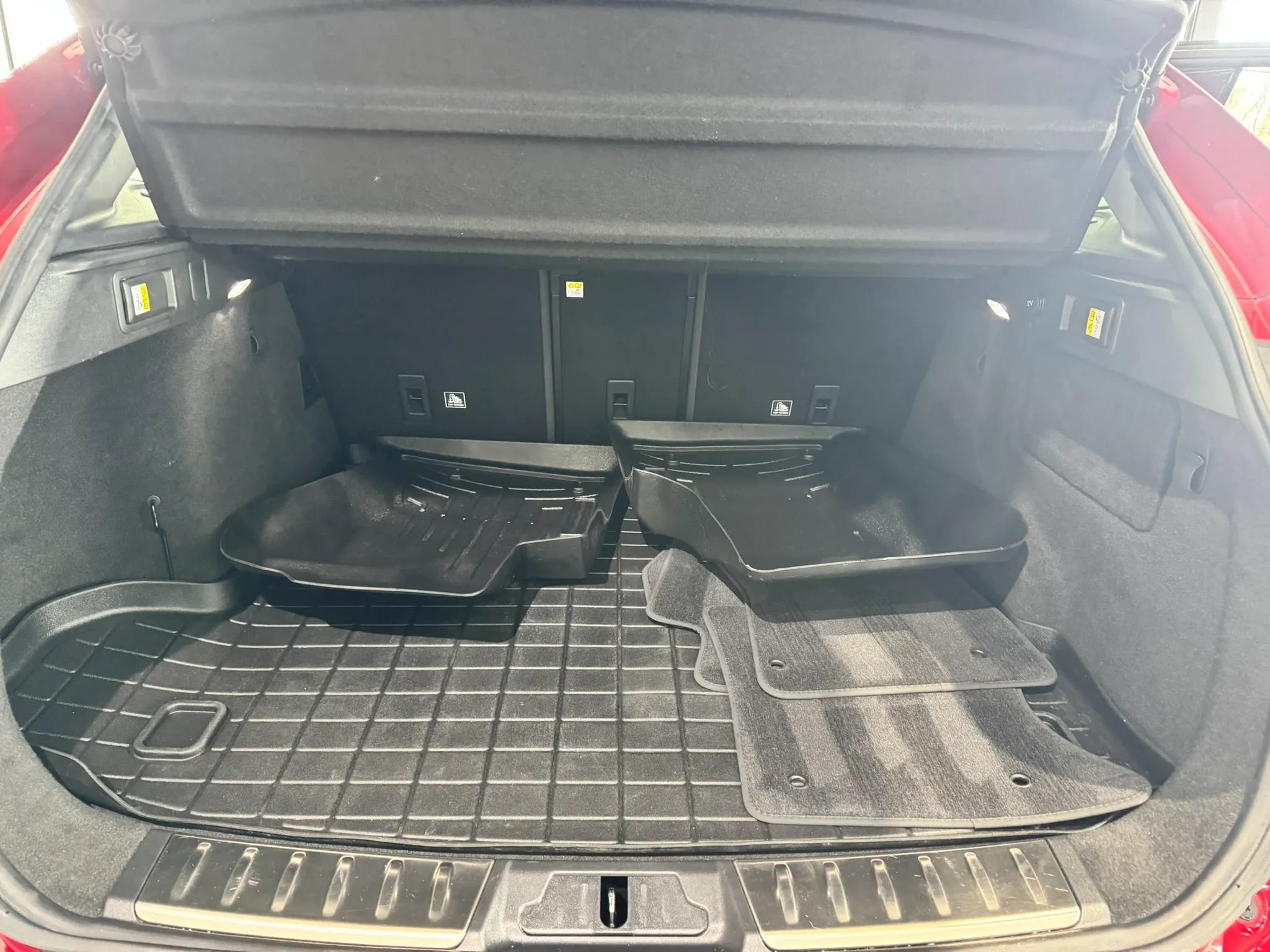 Used 2020 Jaguar F-PACE Prestige AWD/4WD image 40