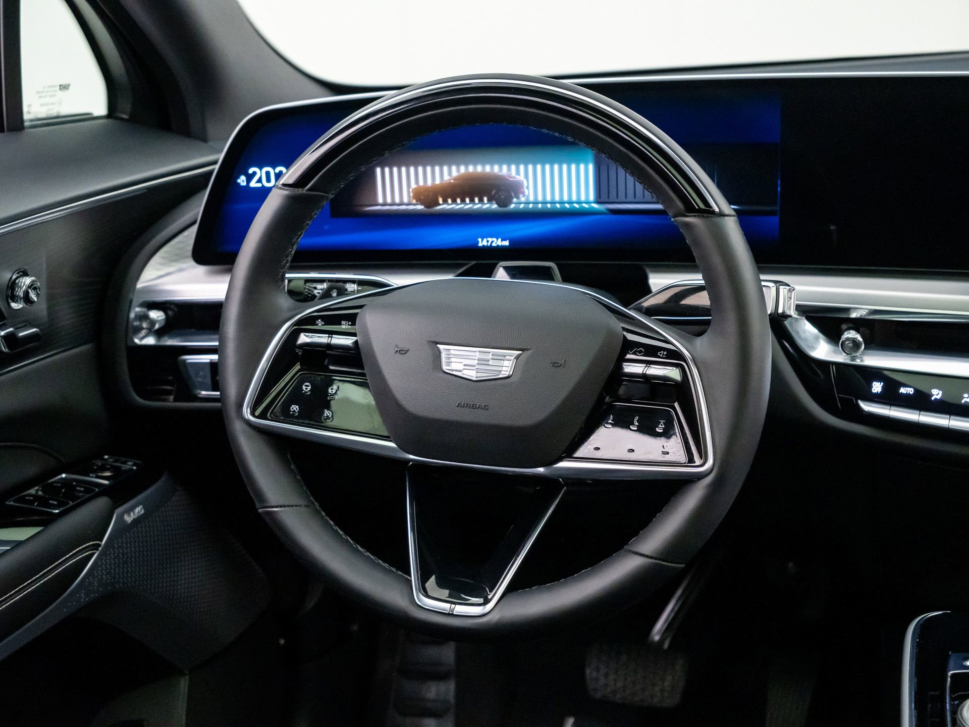 Certified 2025 Cadillac Lyriq Luxury w/ LPO, Floor Liner Package image 13