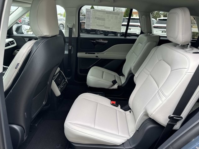 New 2026 Lincoln Aviator 2WD w/ Jet Appearance Package image 16