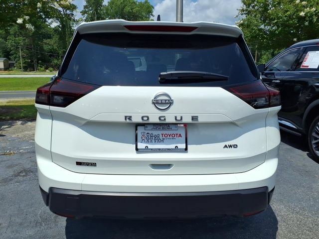 Used 2026 Nissan Rogue S AWD/4WD image 2
