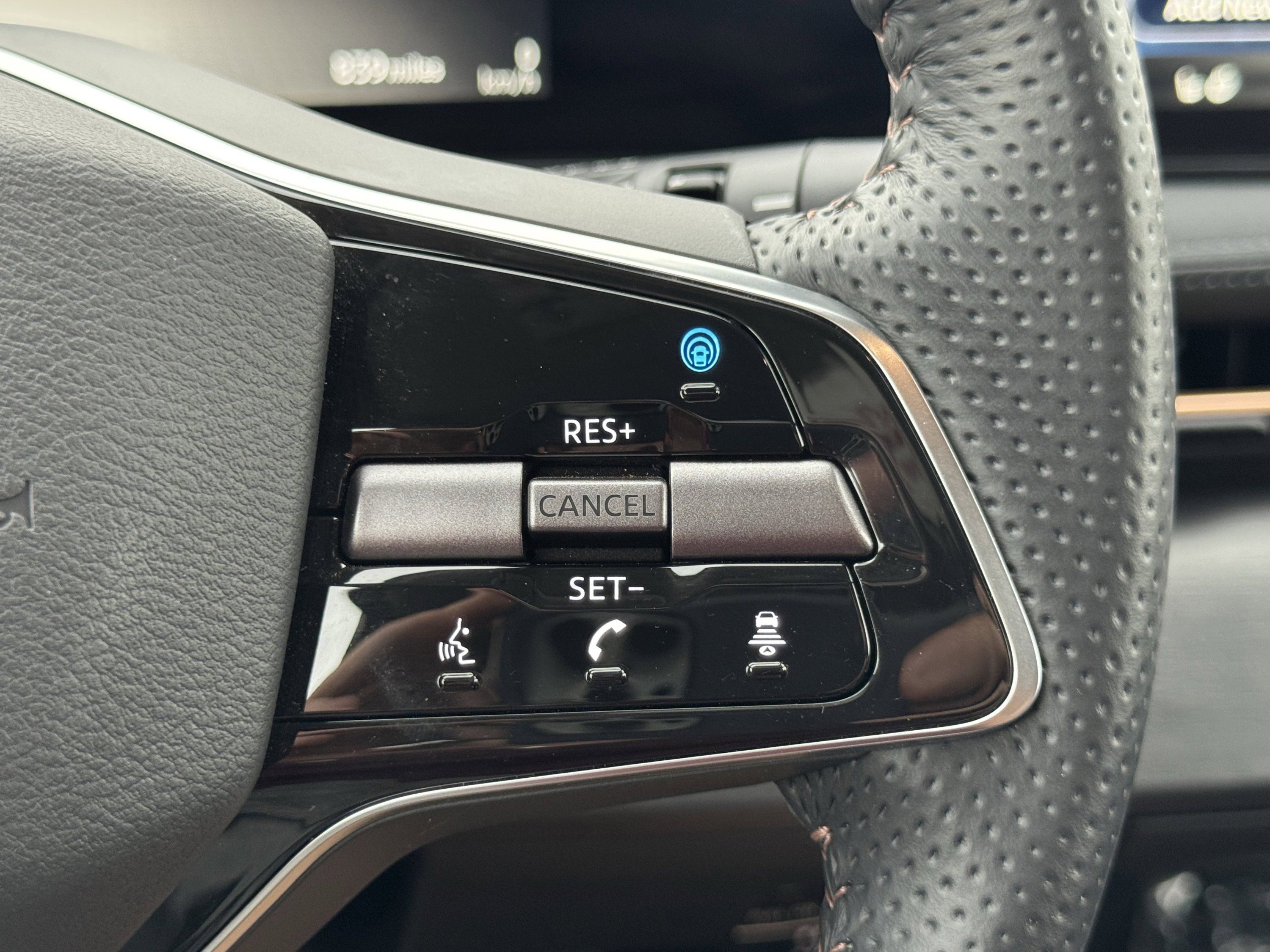 Used 2025 Nissan Ariya FWD image 79