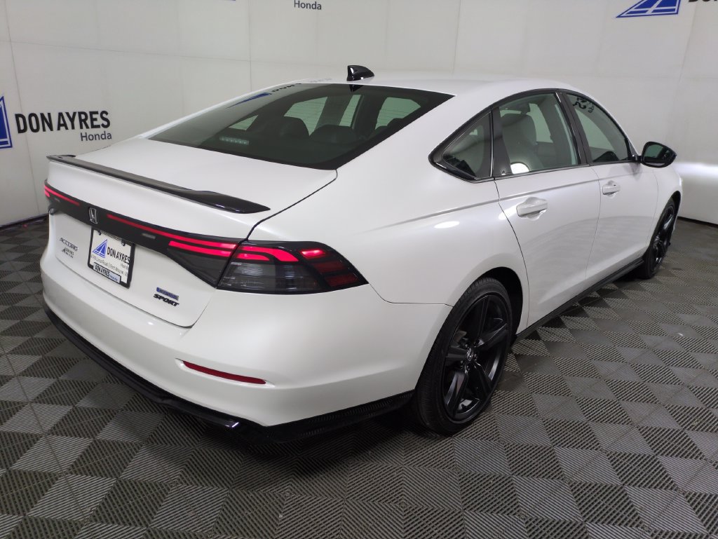 Certified 2025 Honda Accord Sport image 9