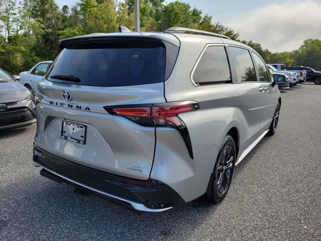 Used 2024 Toyota Sienna XSE w/ XSE Plus Package AWD/4WD image 10
