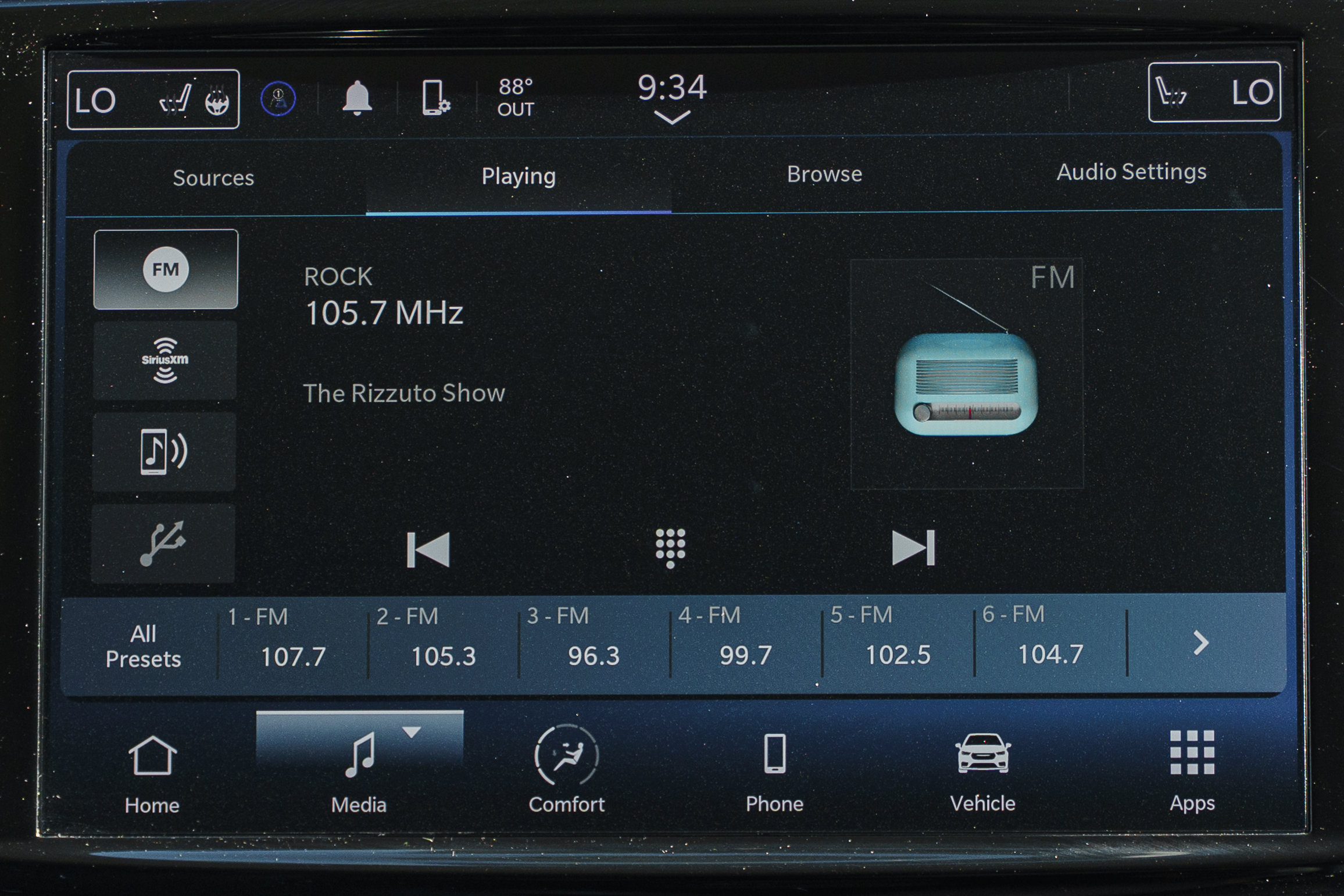Used 2024 Chrysler Pacifica Touring-L FWD image 13