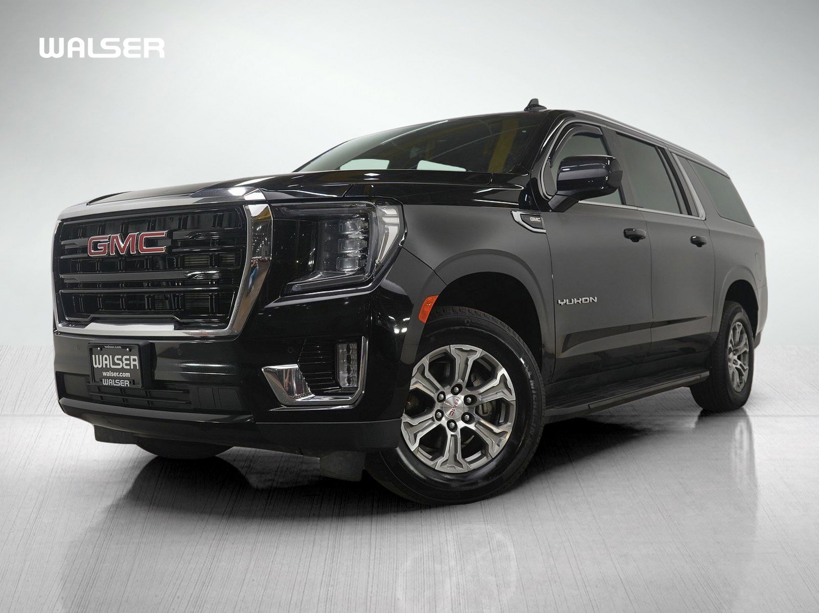 Used 2023 GMC Yukon XL SLE image 1