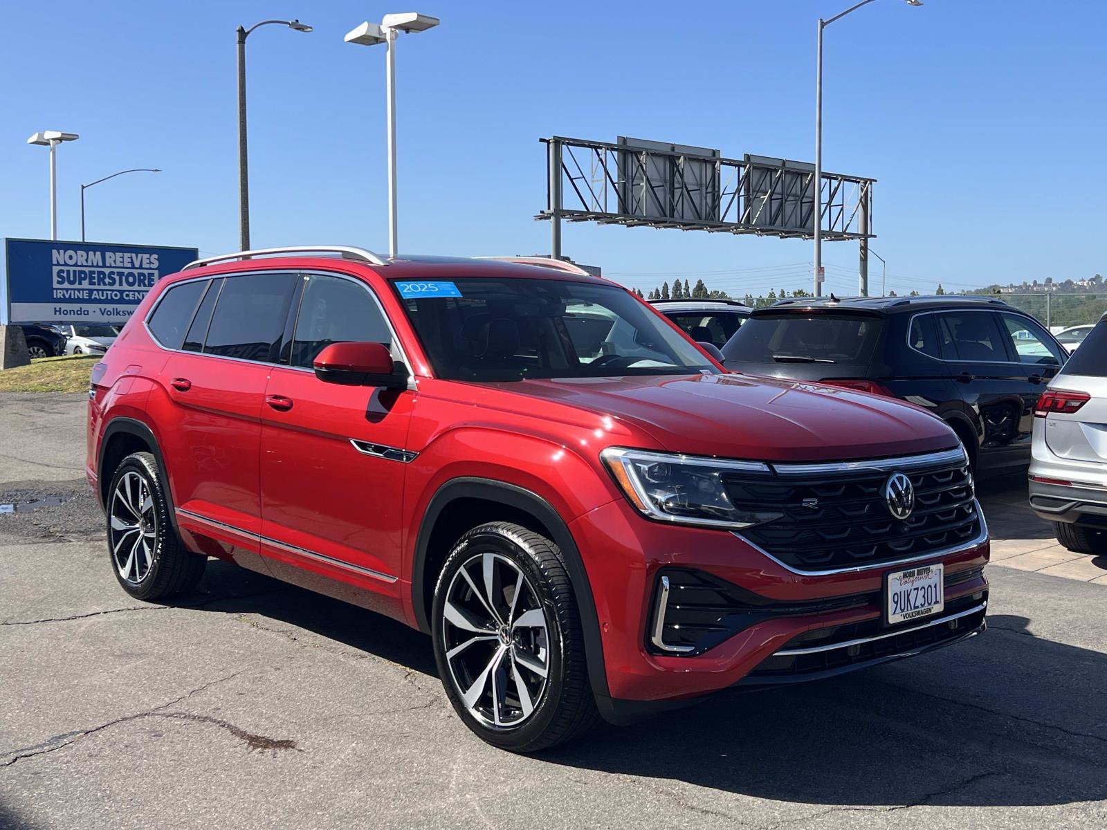 Certified 2025 Volkswagen Atlas SEL Premium R-Line AWD/4WD image 31