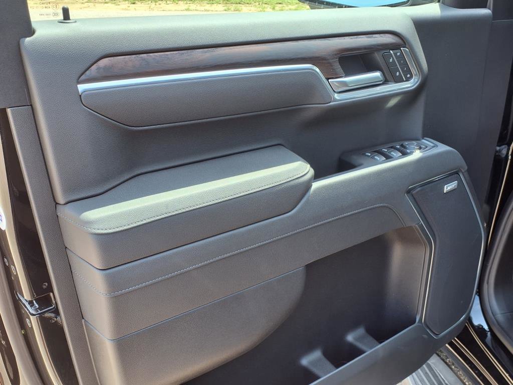 New 2026 GMC Sierra 1500 SLT w/ SLT Premium Plus Package image 3