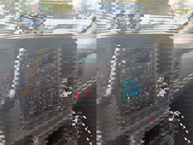 Used 2005 GMC Sierra 1500 SLE w/ Off-Road Package image 13