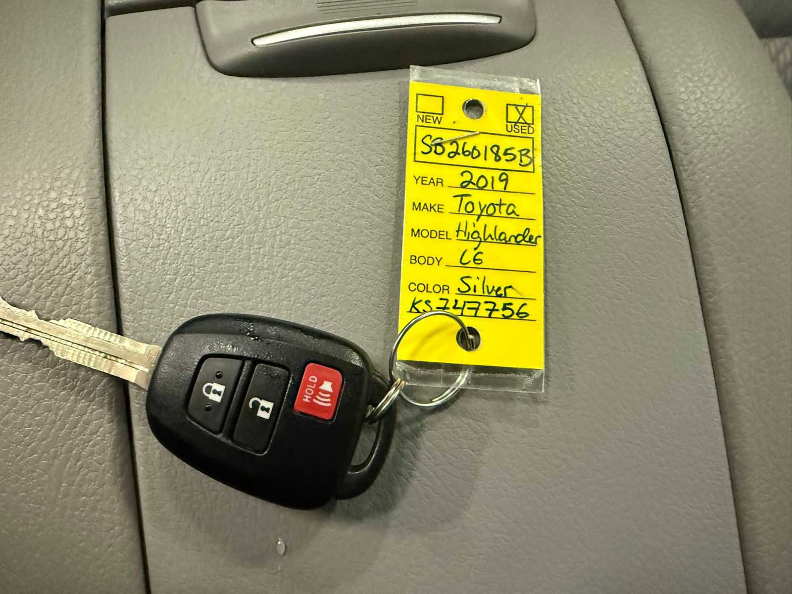 Used 2019 Toyota Highlander LE AWD/4WD image 37