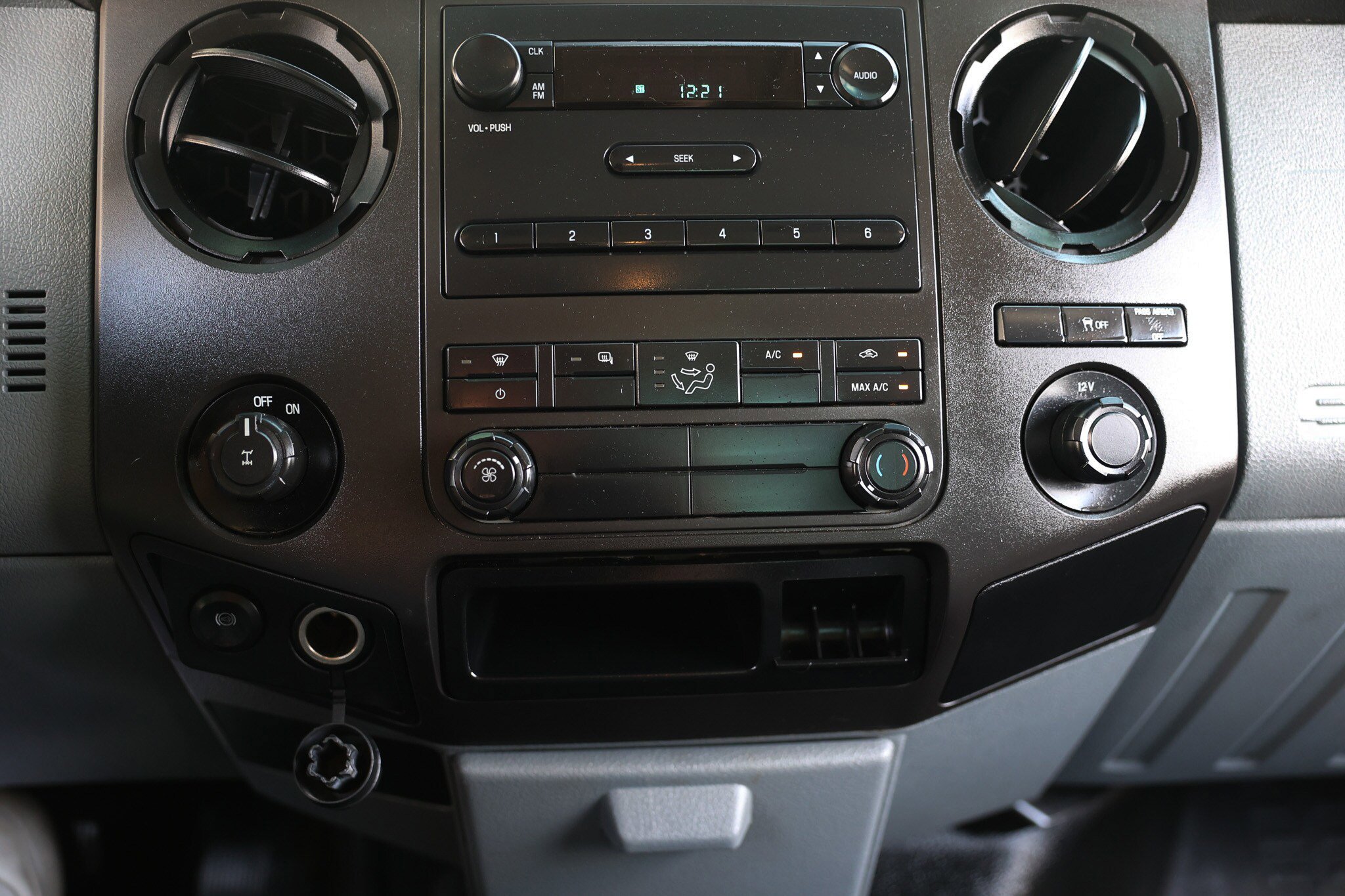 Used 2016 Ford F250 XL w/ Power Equipment Group RWD image 29