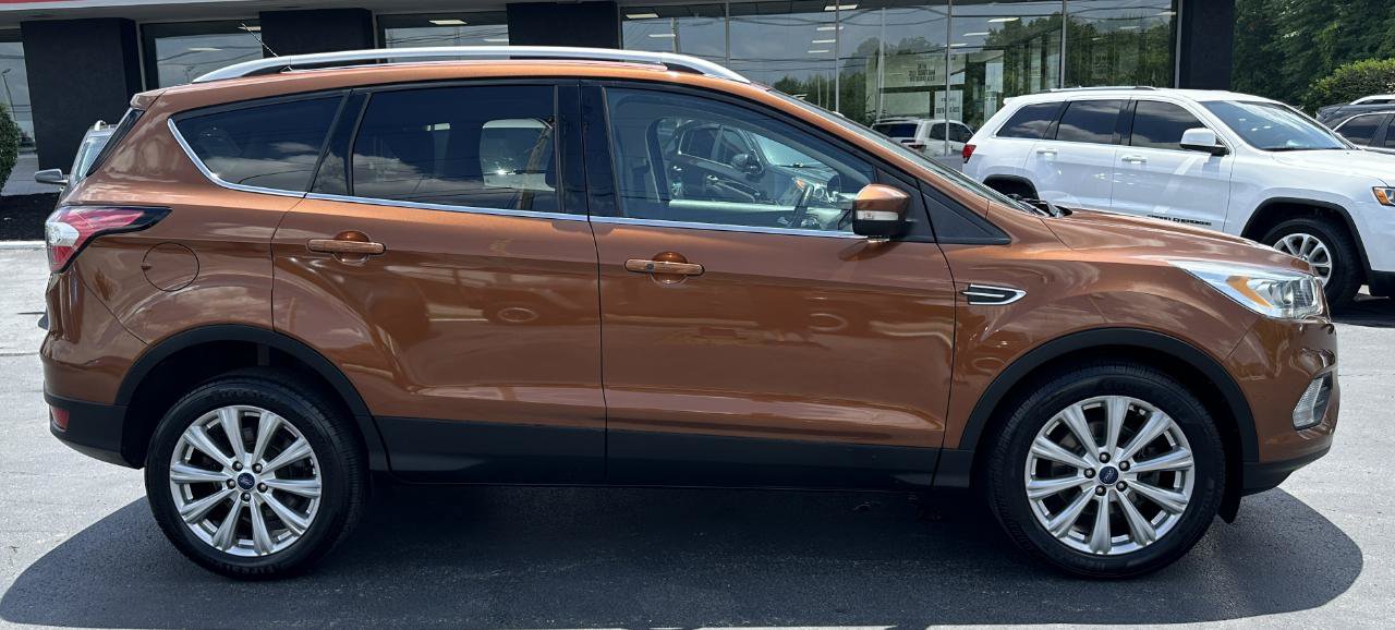 Used 2017 Ford Escape Titanium FWD image 17