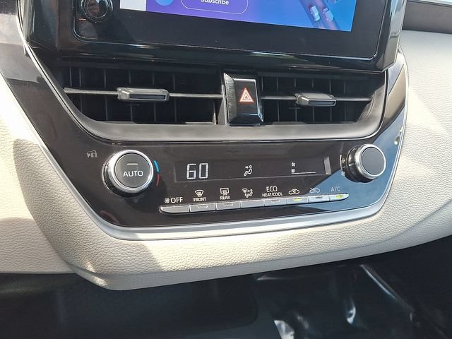 Used 2025 Toyota Corolla LE FWD image 14