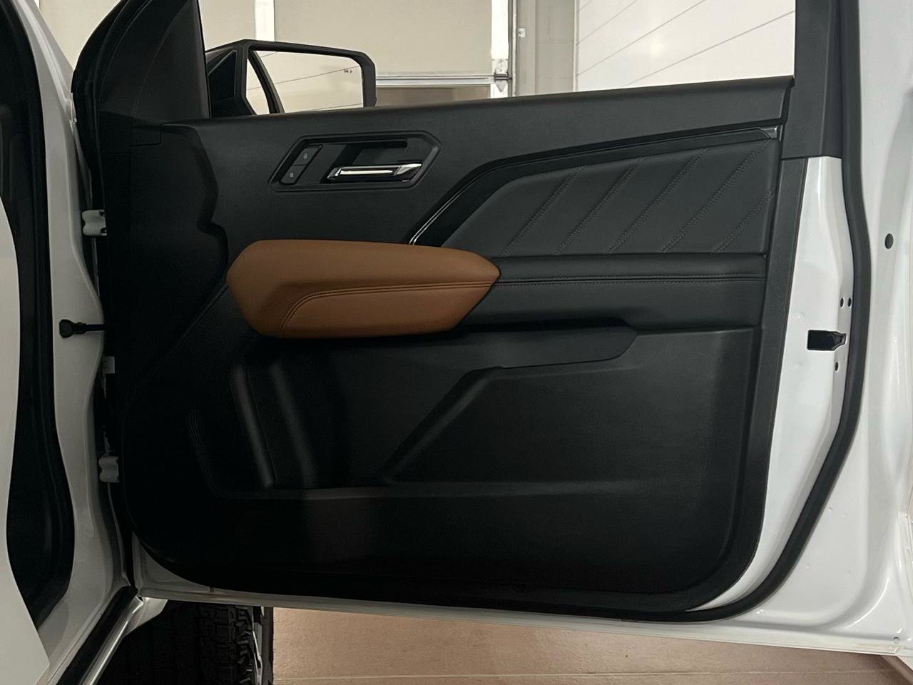 Used 2024 GMC Canyon AT4 w/ Technology Package image 35