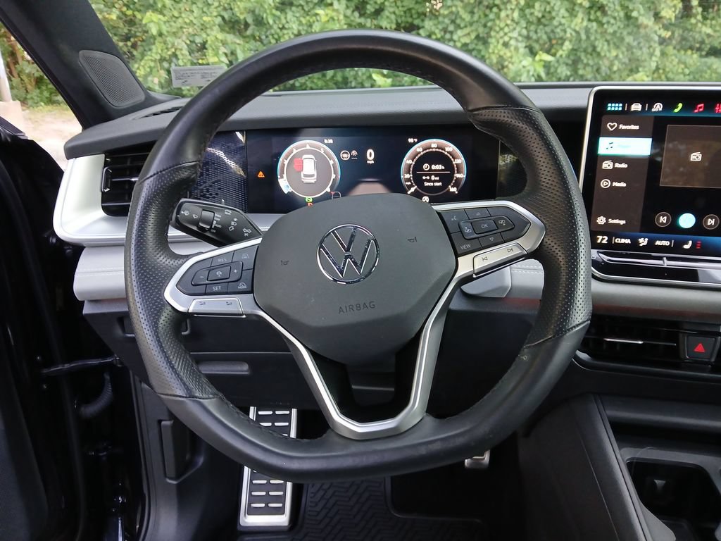 Used 2026 Volkswagen Tiguan SE R-Line FWD image 16
