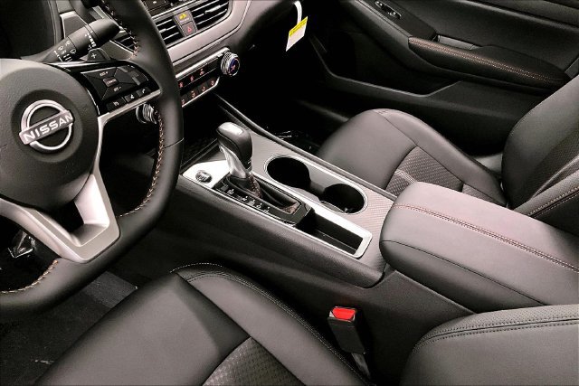 New 2026 Nissan Altima 2.5 SR FWD image 9