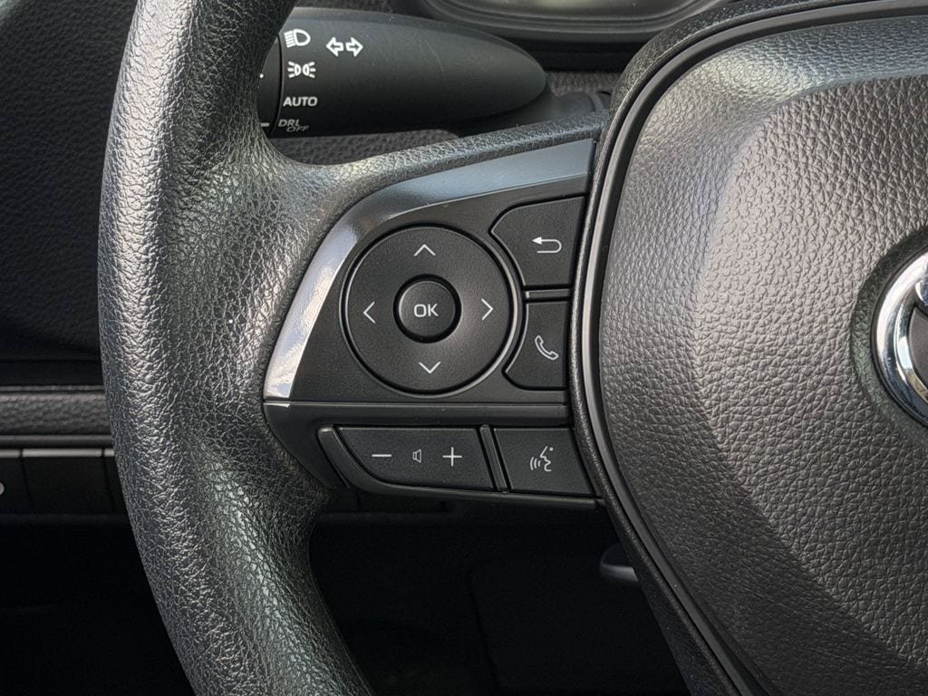 Used 2025 Toyota Corolla LE FWD image 13