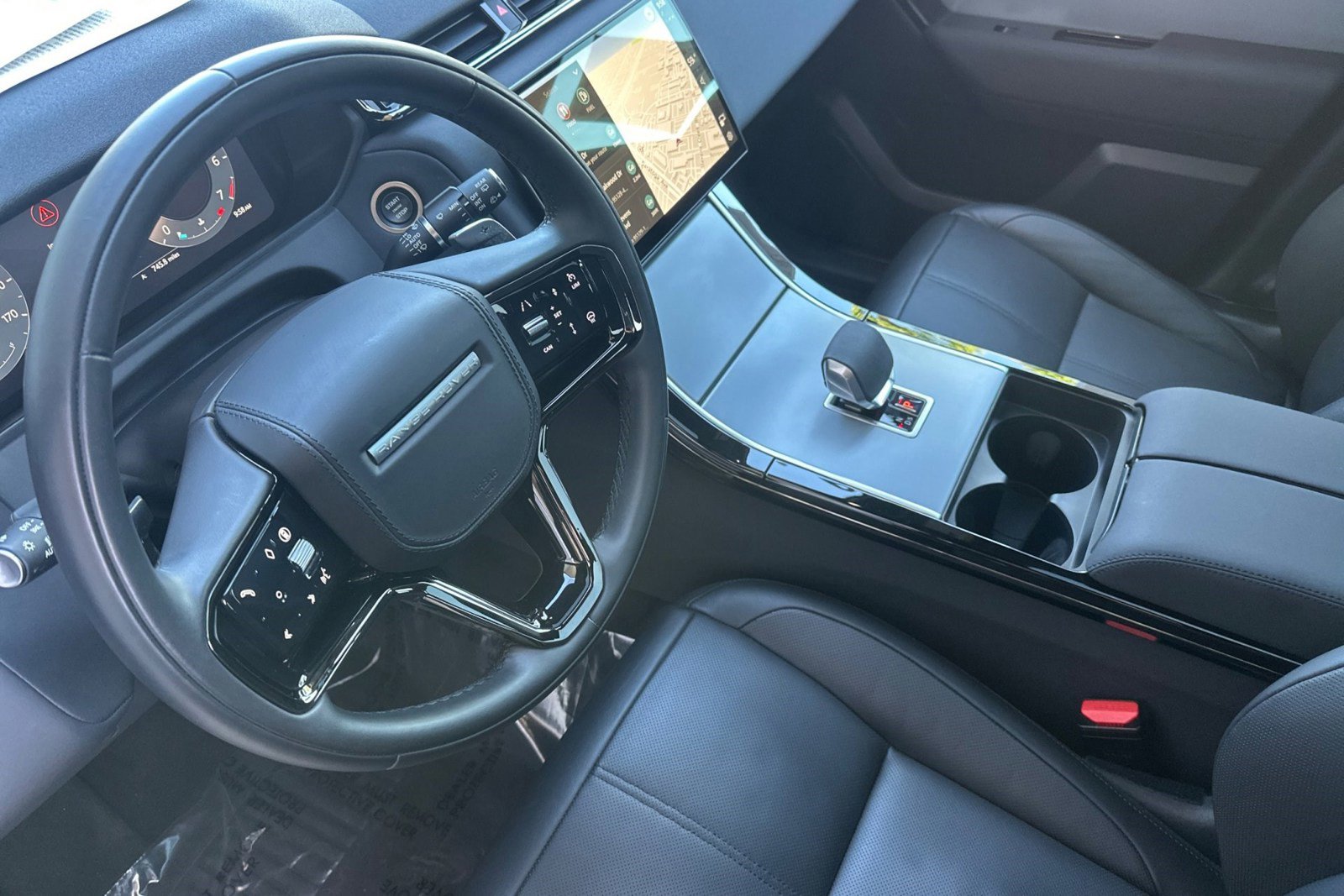 Certified 2025 Land Rover Range Rover Velar S image 5