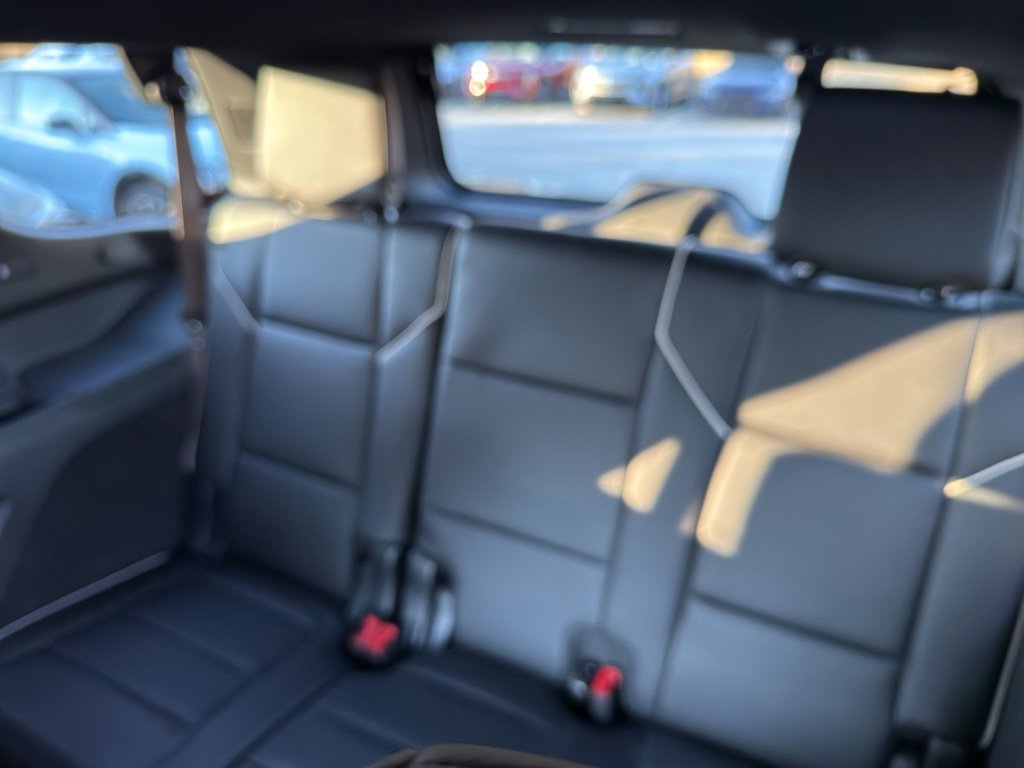 Used 2023 Cadillac Escalade Premium Luxury w/ Performance Package image 12