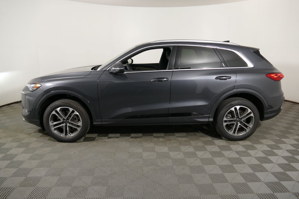 Certified 2025 Audi Q5 Premium w/ Convenience Package AWD/4WD image 6